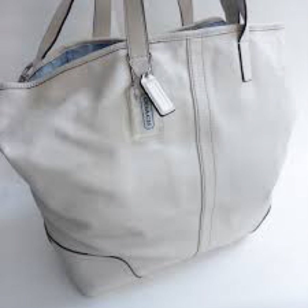 Authentic Excellent used condition Coach White Leather Hobo Bag - Picture 2 of 11